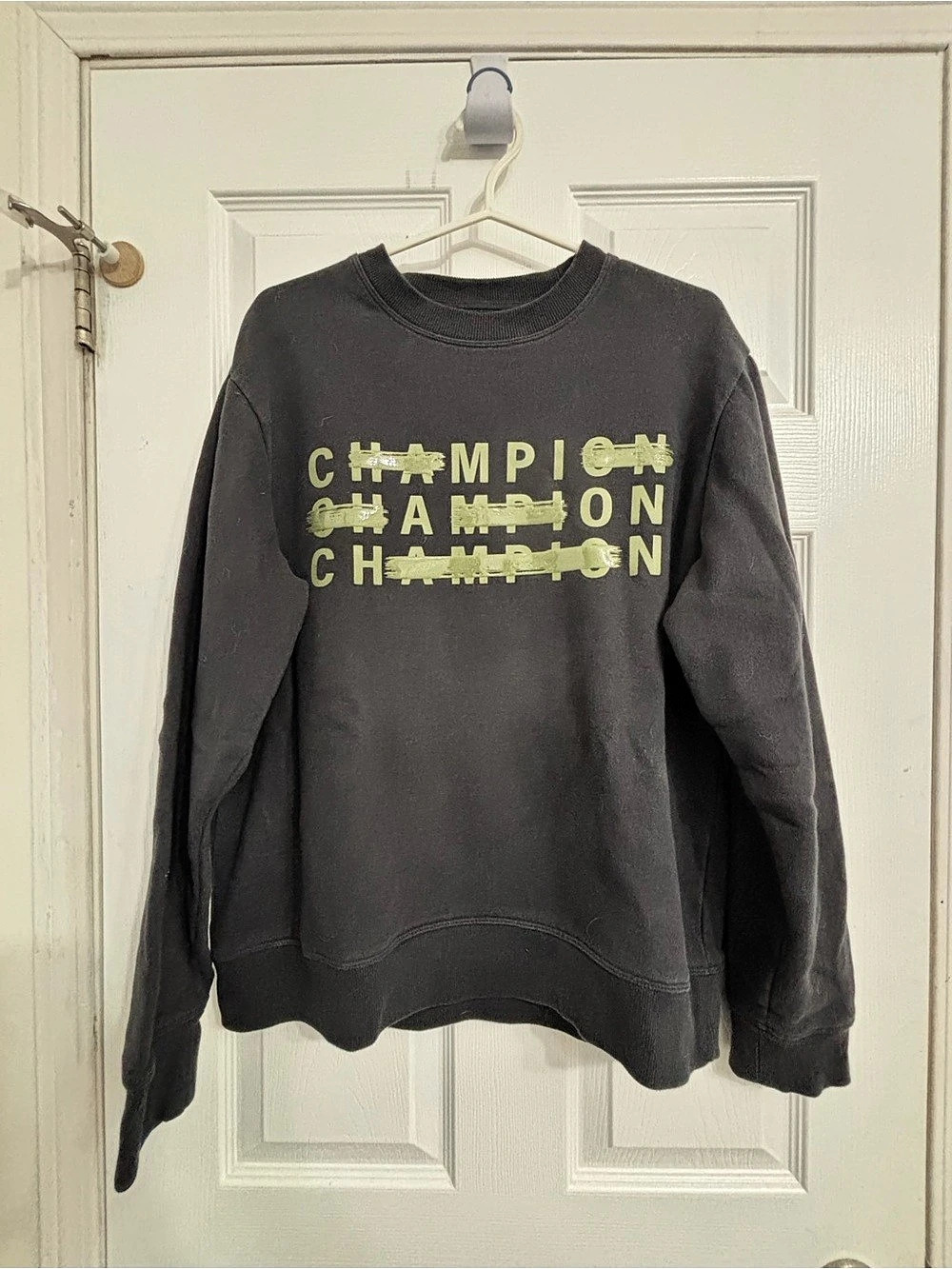 Champion Graphic Crewneck Sweatshirt Size Medium